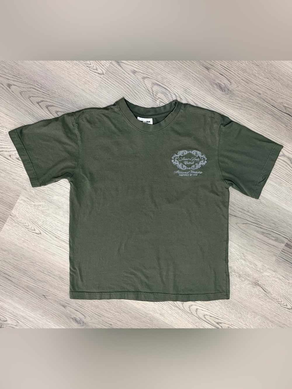 NEW Saint x Louis Collab Men's Apparel Relaxed Boxy Fit Olive Green T Shirt -Med